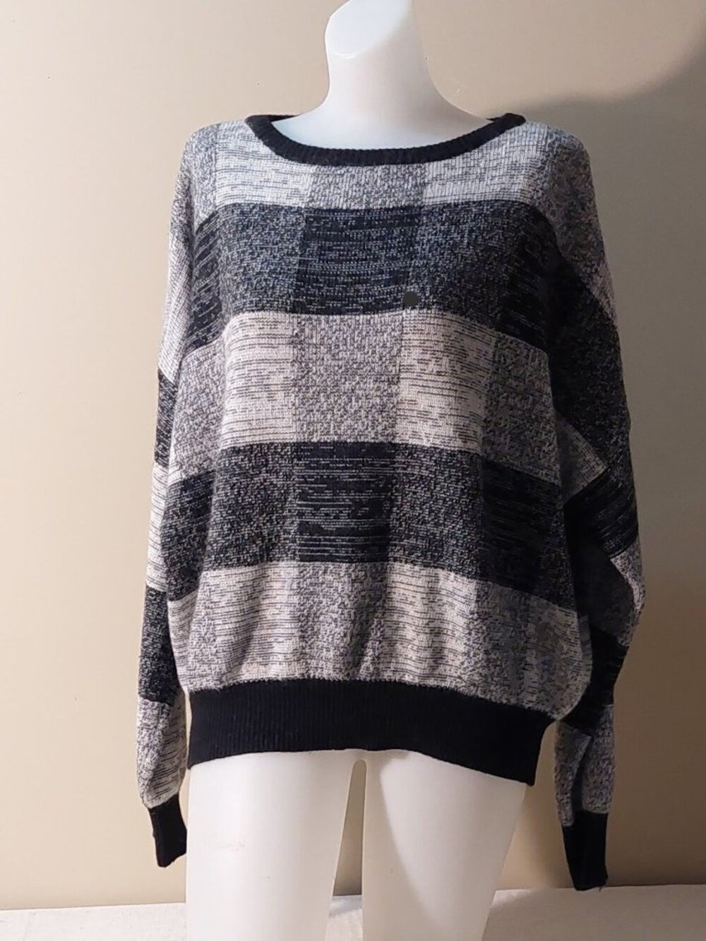 TNA Aritizia Black&White Heathered Check Cashmere-blend Pullover Sweater Size: L